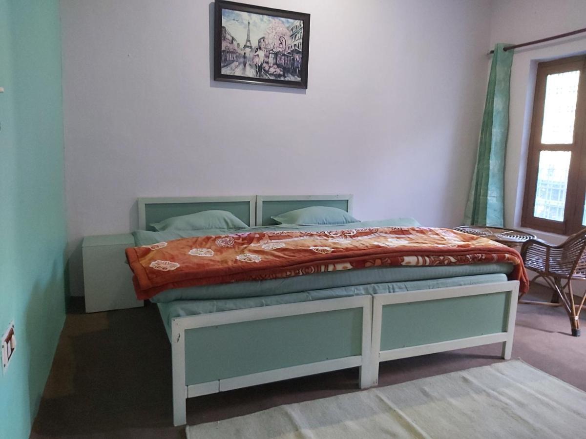The Bunker House Hotell Chopta Exteriör bild
